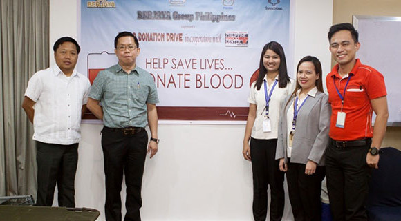 Berjaya Philippines Executive Director Tan Eng Hwa (Second ...